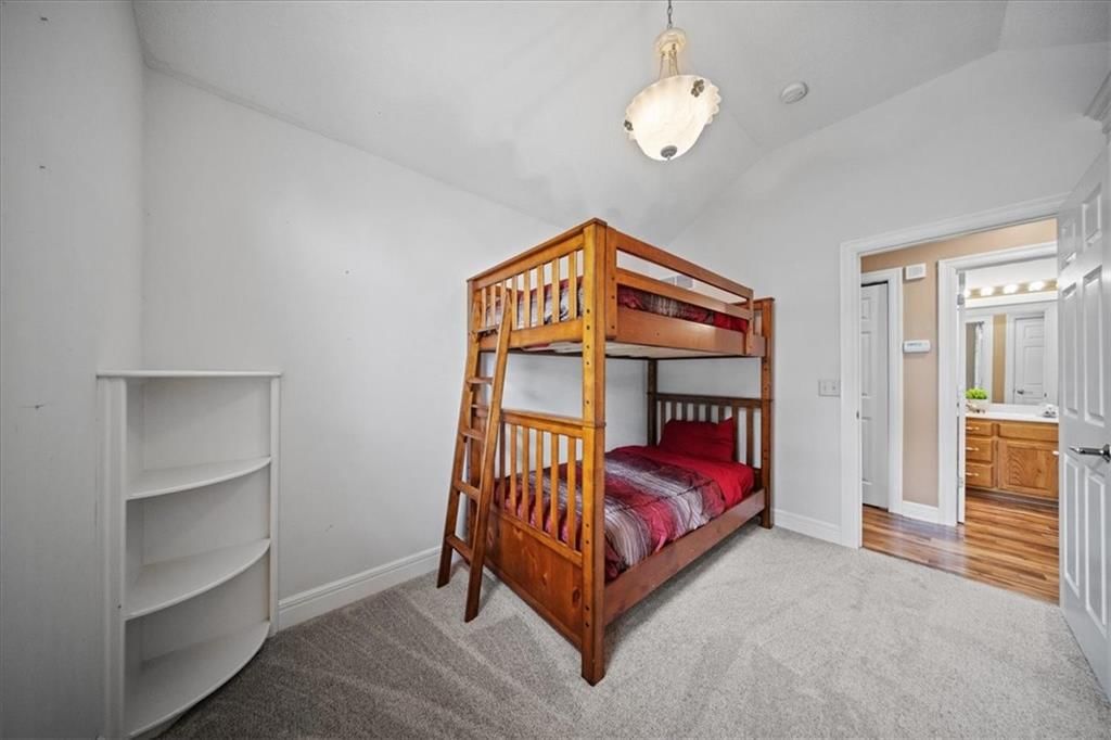 1908 NE Red Oak Lane — photo 31
