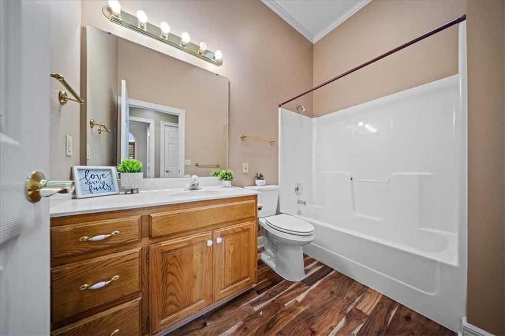 1908 NE Red Oak Lane — photo 32