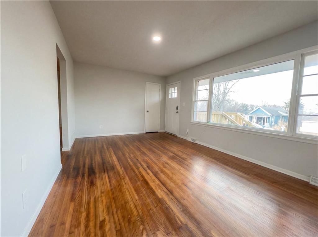 3811 Wyandotte Avenue — photo 3