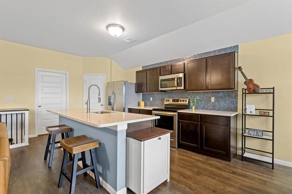 Photo 5 of 20 - 21676 Franklin Street