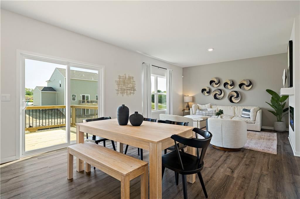 810 Bentley Drive — photo 12