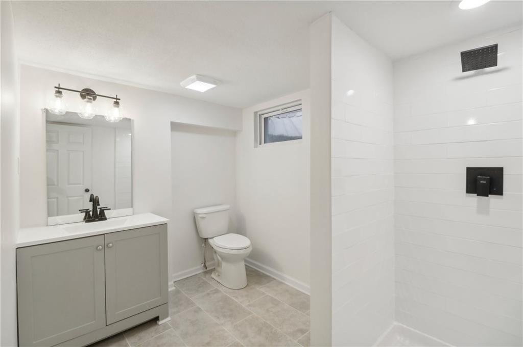 Photo 31 of 48 - 618 E 108th Terrace