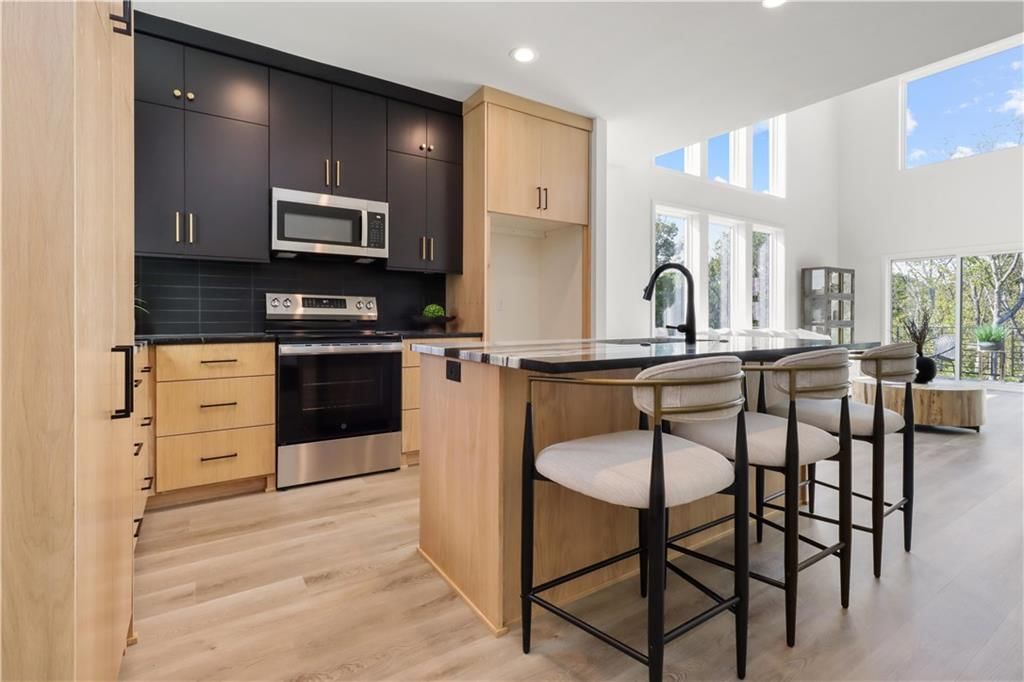 Photo 11 of 41 - 22520 W 93rd Street