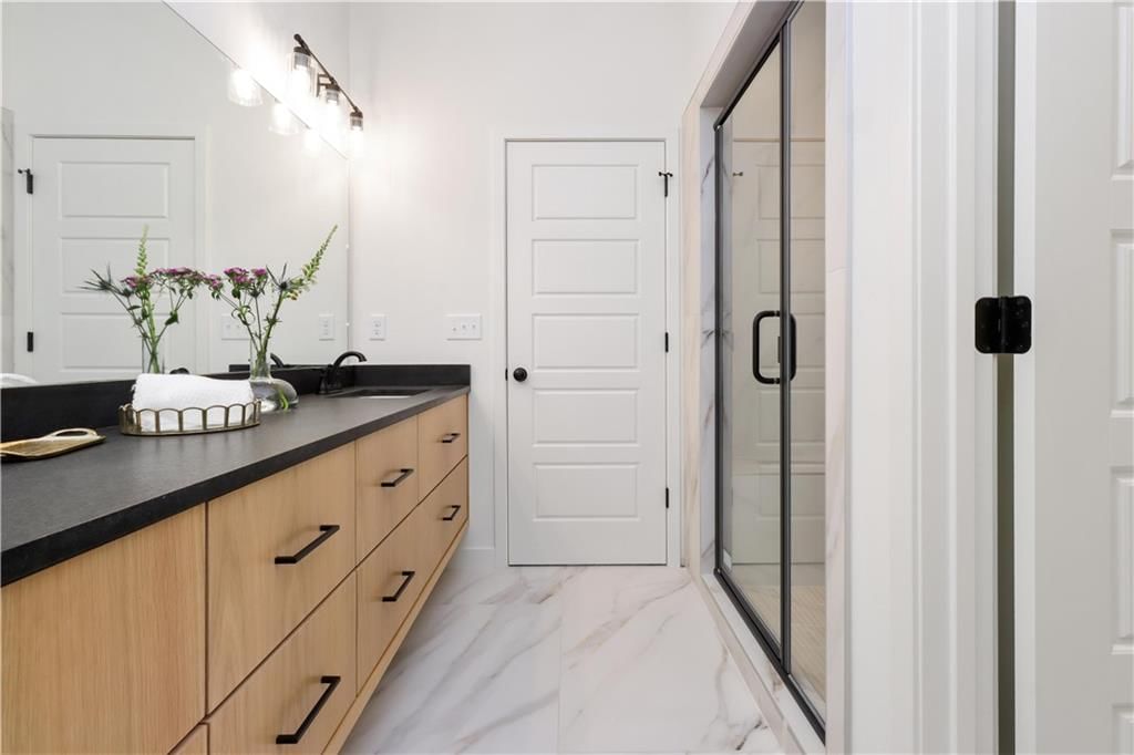 Photo 25 of 41 - 22520 W 93rd Street