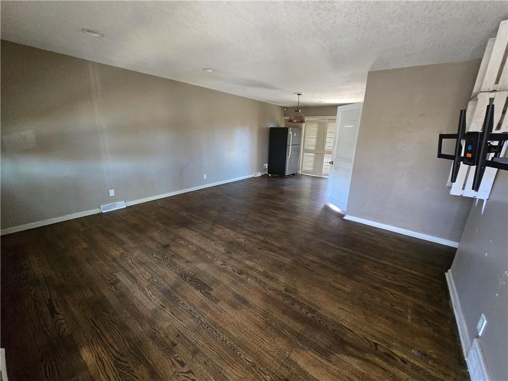 4947 N Newton Avenue — photo 5