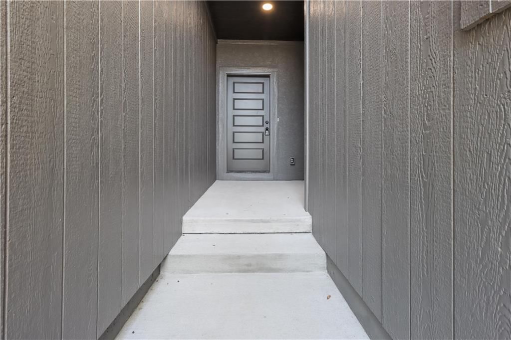 22518 W 93rd Street — photo 3