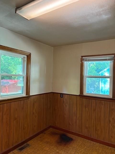 Photo 5 of 20 - 3223 Tauromee Avenue