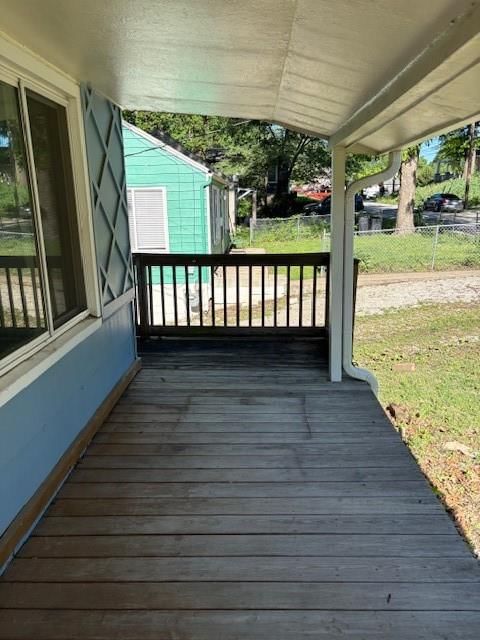 Photo 17 of 20 - 3223 Tauromee Avenue