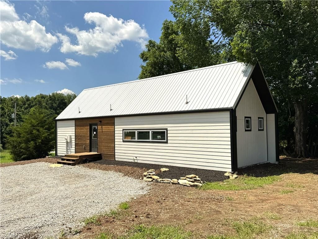 258 Sycamore Drive — photo 3