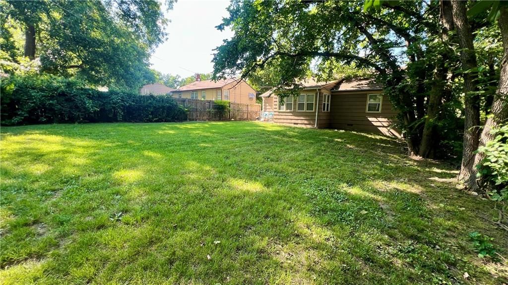 1445 E 77 Street — photo 20