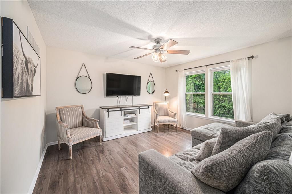 Photo 5 of 28 - 5862 SW Reed Lane