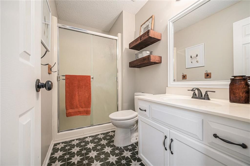 Photo 11 of 28 - 5862 SW Reed Lane