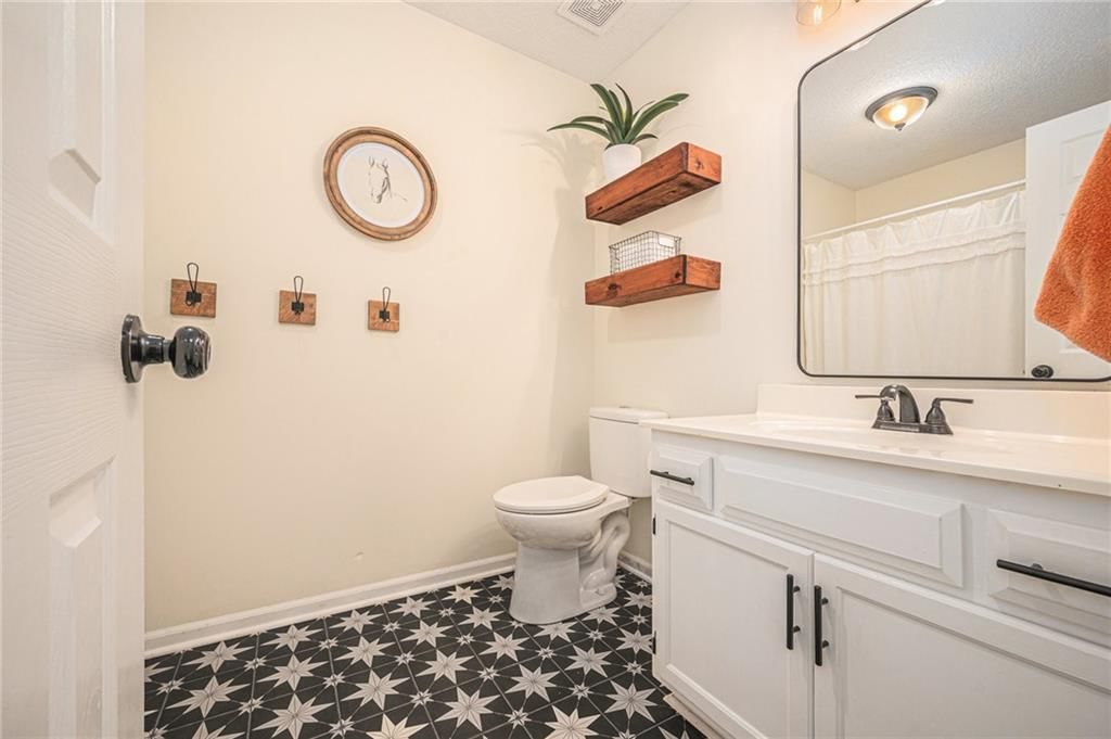 Photo 16 of 28 - 5862 SW Reed Lane