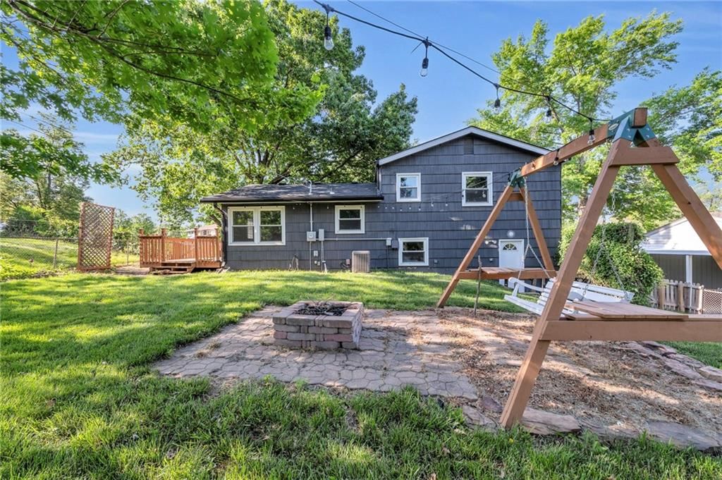 3208 NE 64th Terrace — photo 5