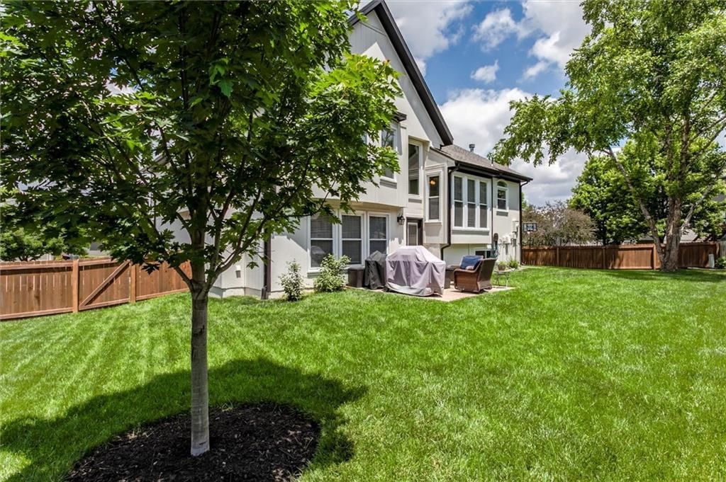 21625 W 53rd Terrace — photo 27