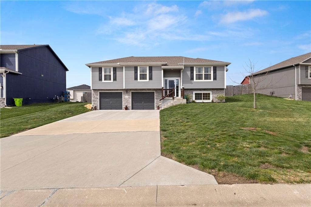 701 Hollis Avenue — photo 3