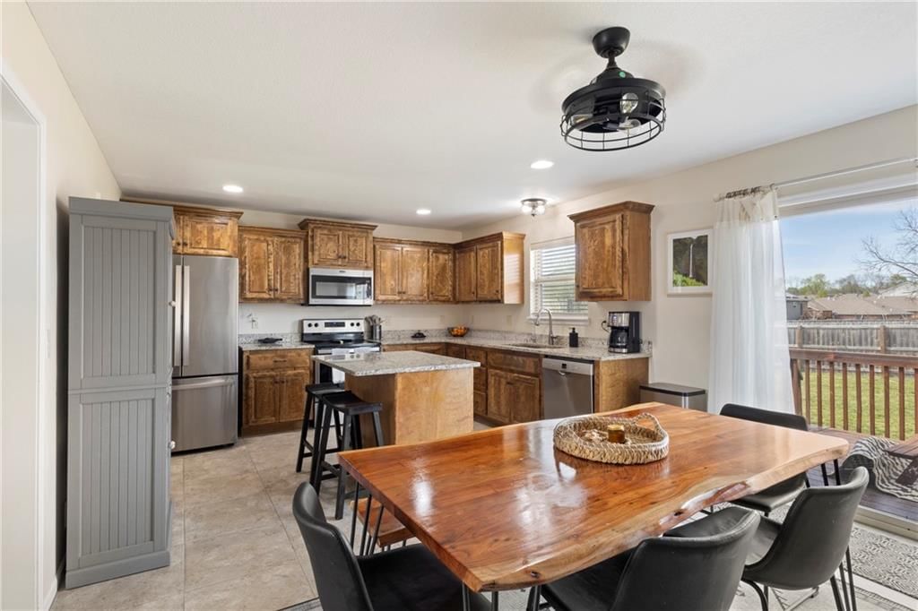 701 Hollis Avenue — photo 12