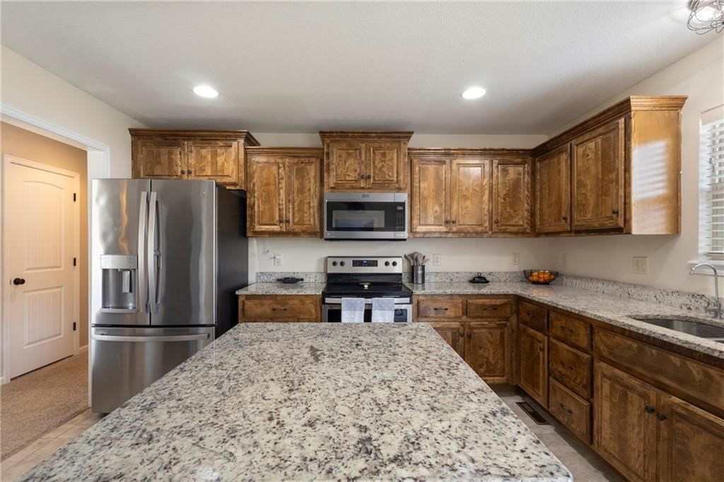 701 Hollis Avenue — photo 13