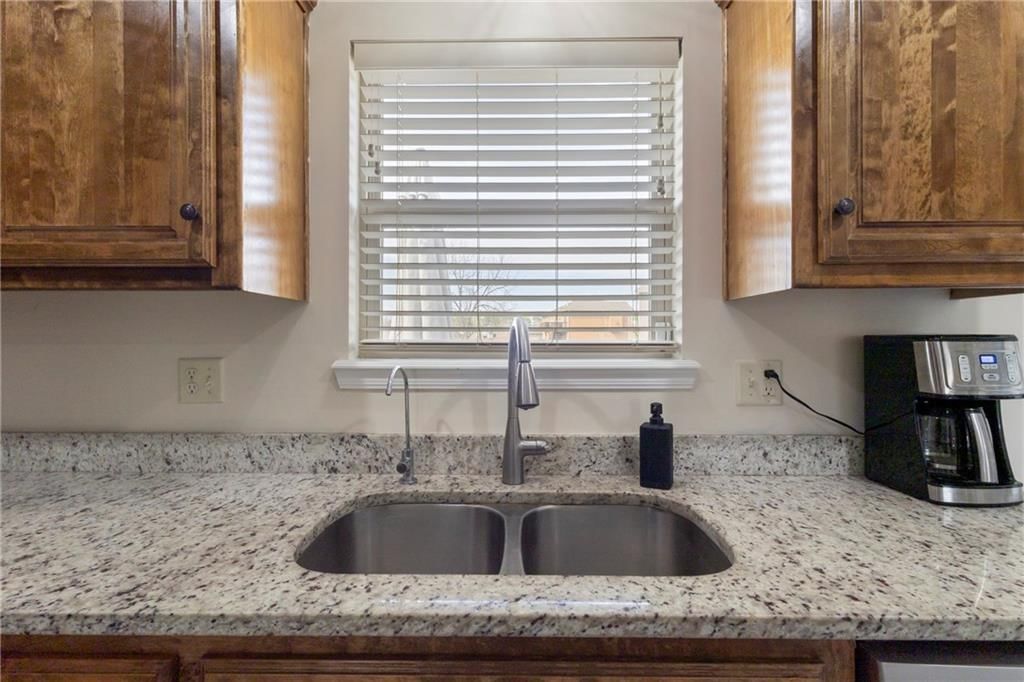 701 Hollis Avenue — photo 14