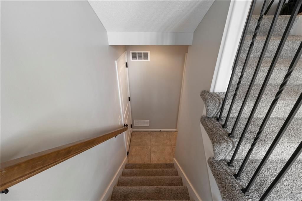701 Hollis Avenue — photo 22