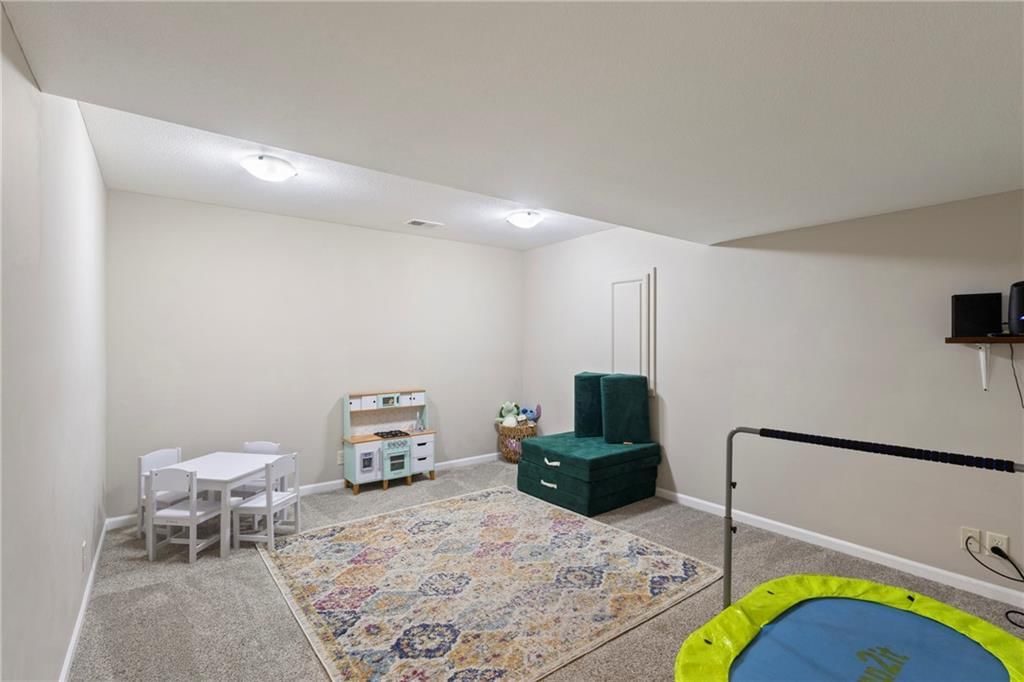 701 Hollis Avenue — photo 24