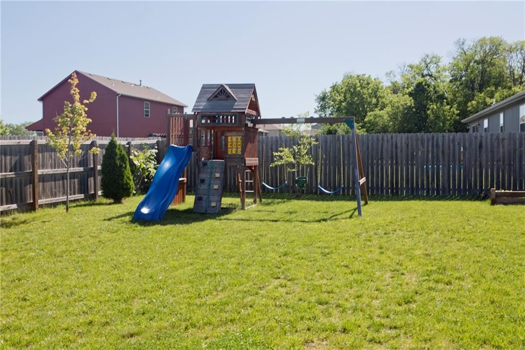 701 Hollis Avenue — photo 35