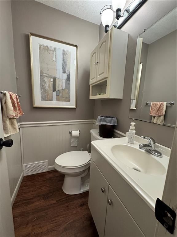 209 N Gilbert Street — photo 9