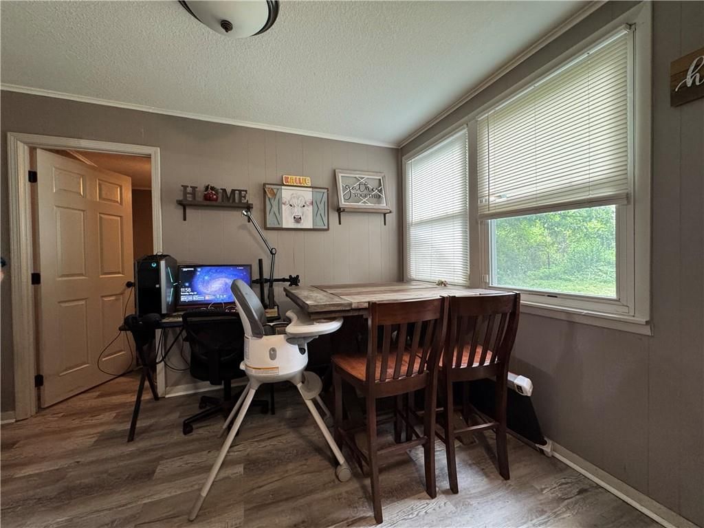 209 N Gilbert Street — photo 10