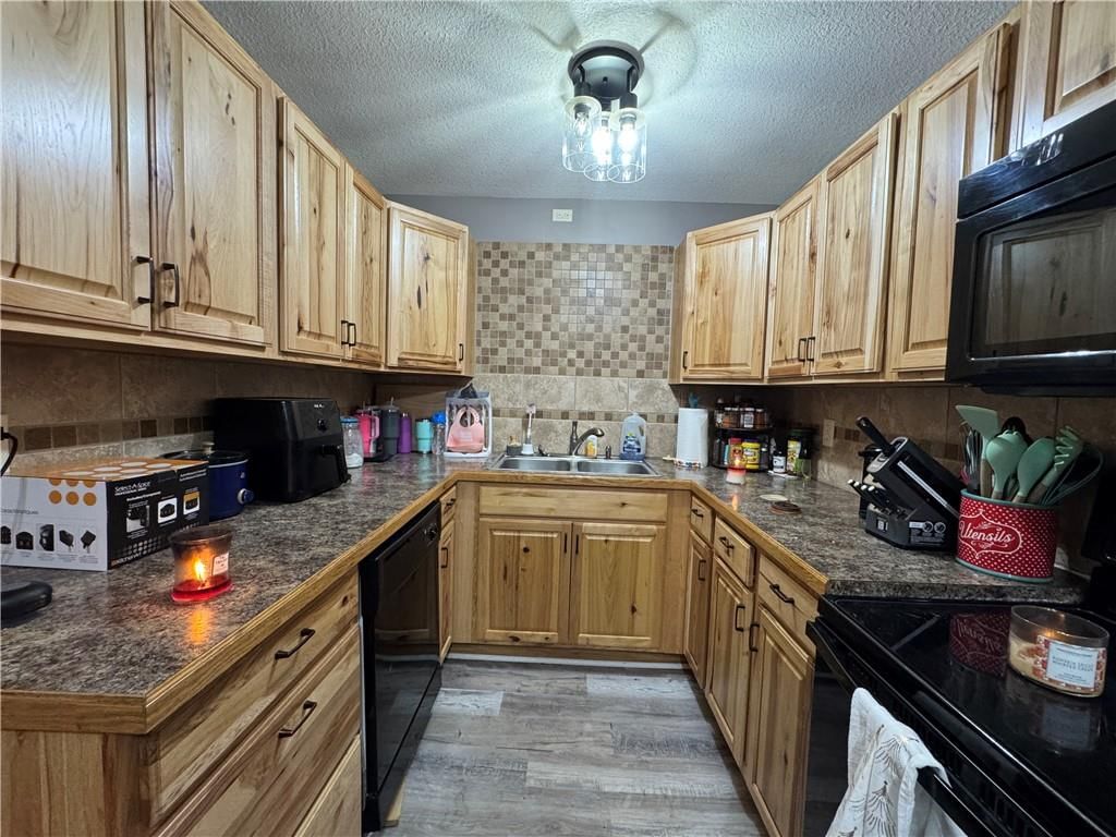 209 N Gilbert Street — photo 12