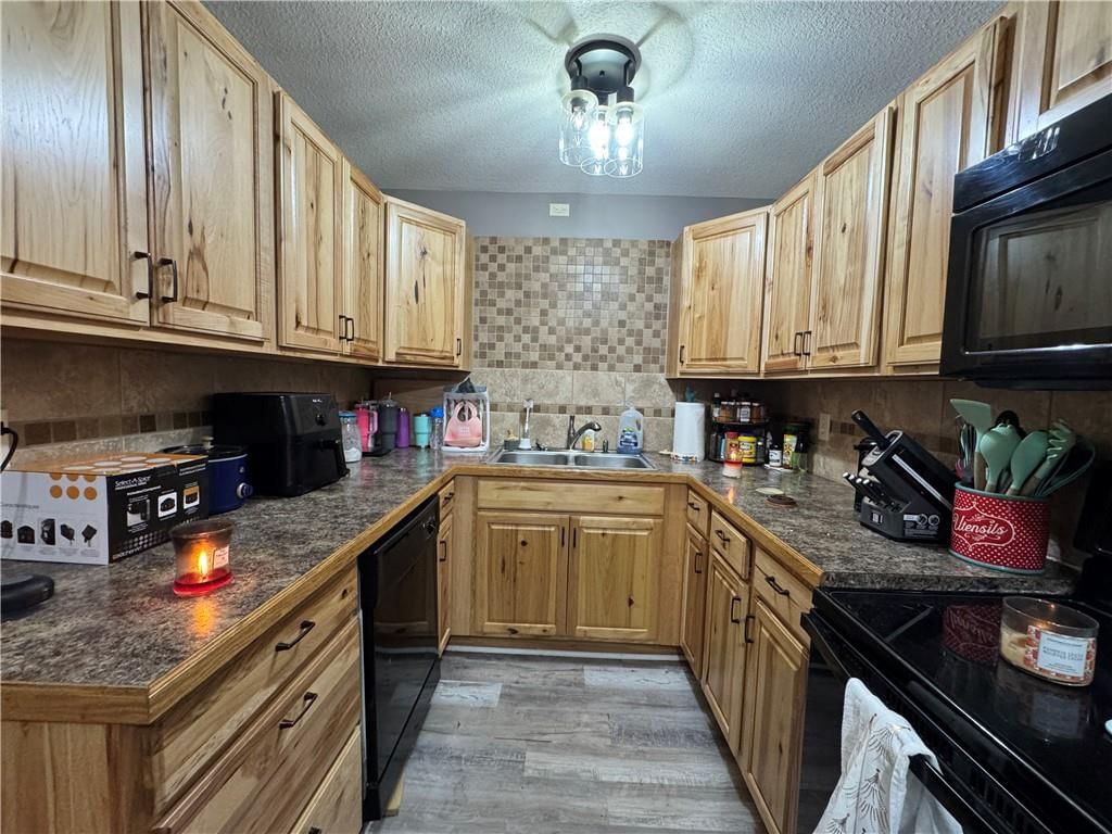 209 N Gilbert Street — photo 13
