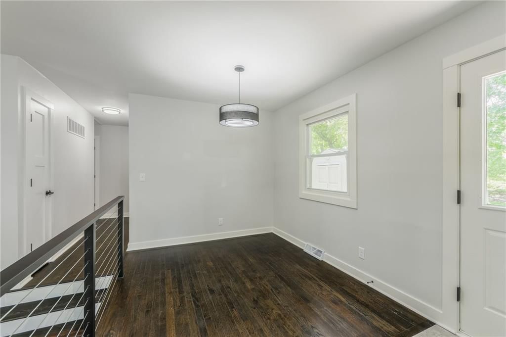 7929 NE 55th Street — photo 8