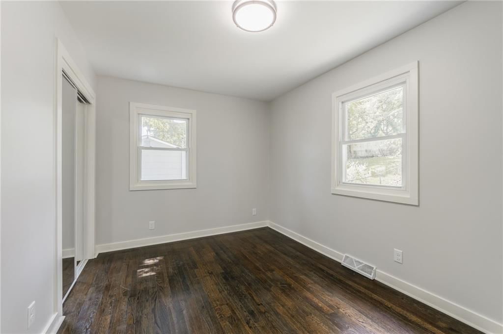 7929 NE 55th Street — photo 12