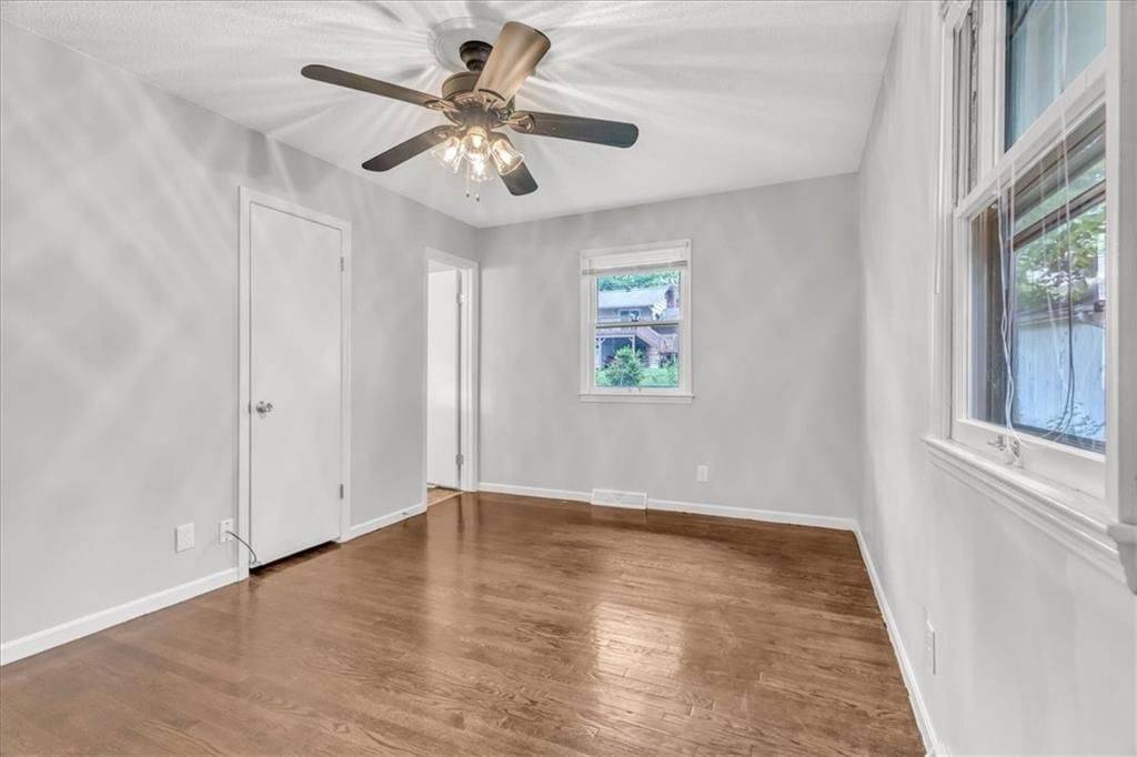 Photo 16 of 26 - 7321 Hardy Avenue
