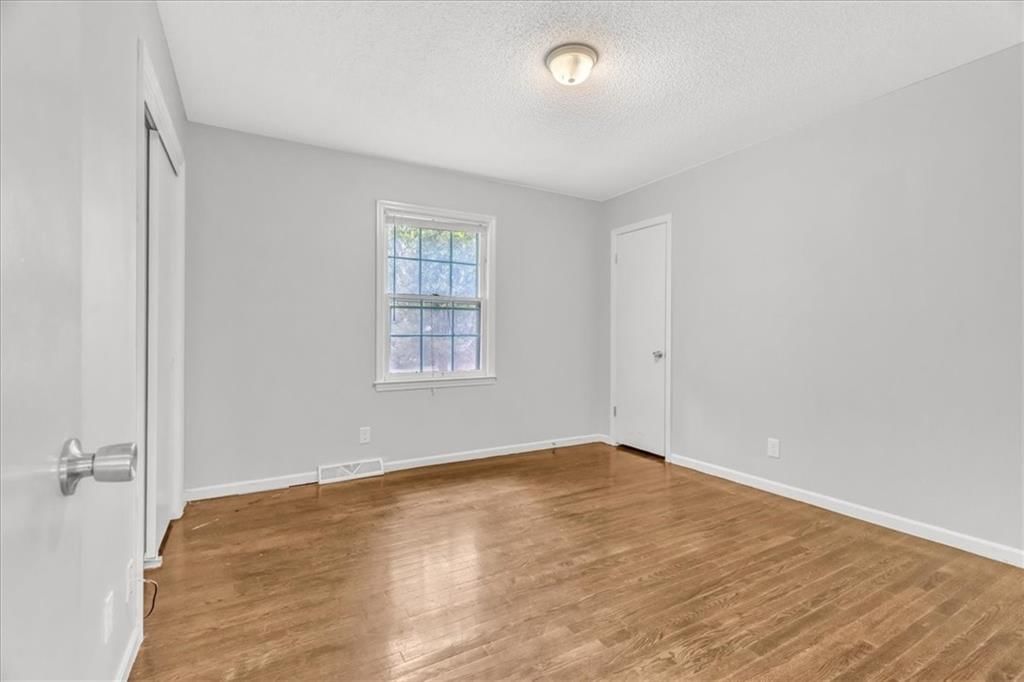 Photo 19 of 26 - 7321 Hardy Avenue