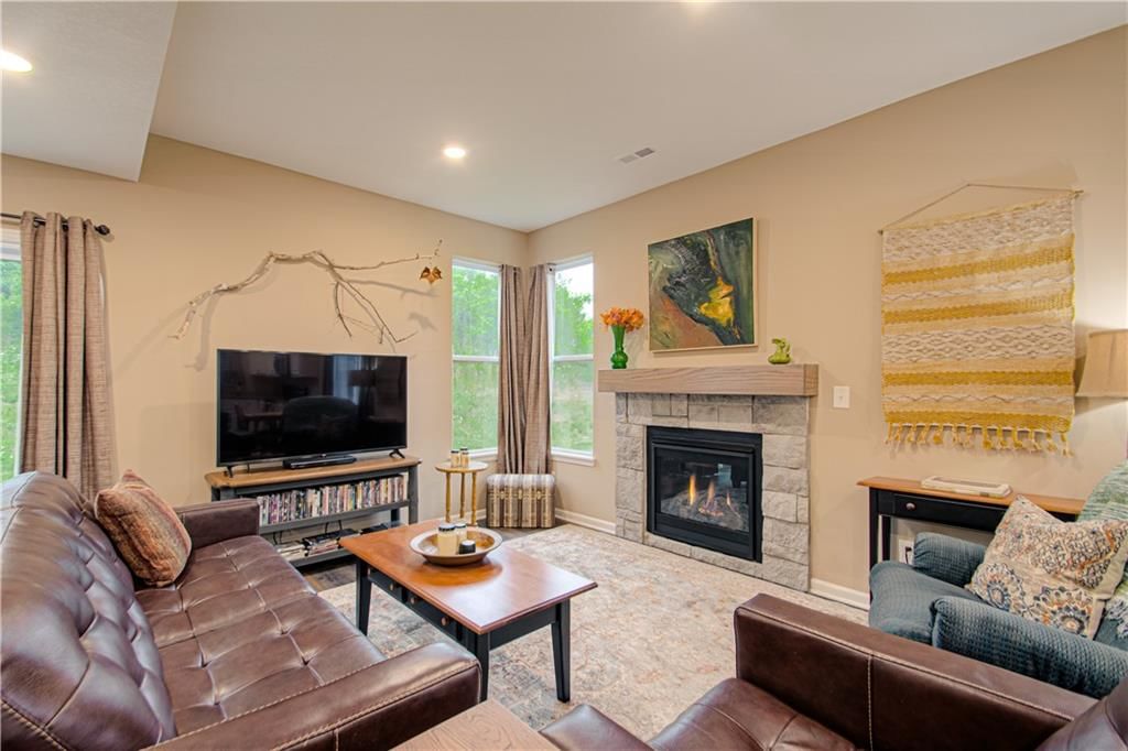 Photo 6 of 23 - 214 N McGee Street