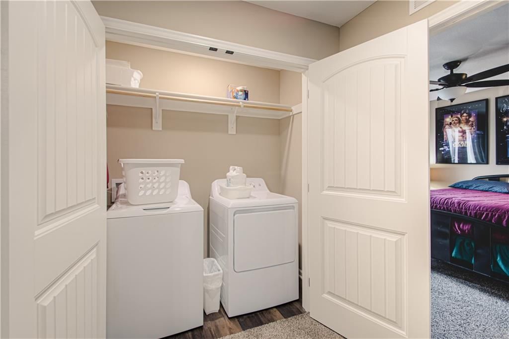 Photo 20 of 23 - 214 N McGee Street
