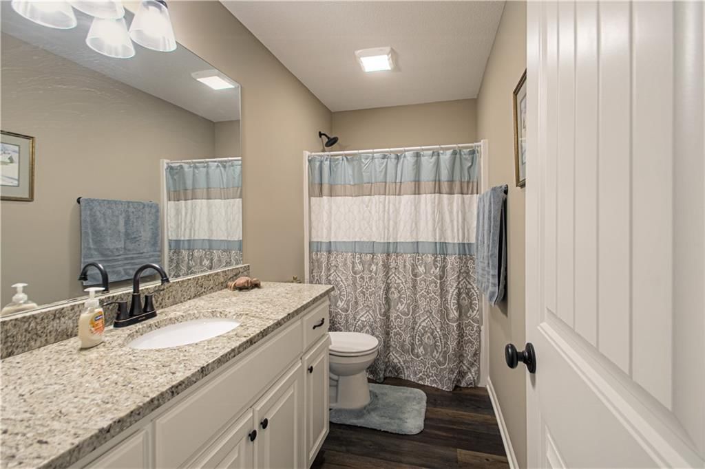 Photo 21 of 23 - 214 N McGee Street