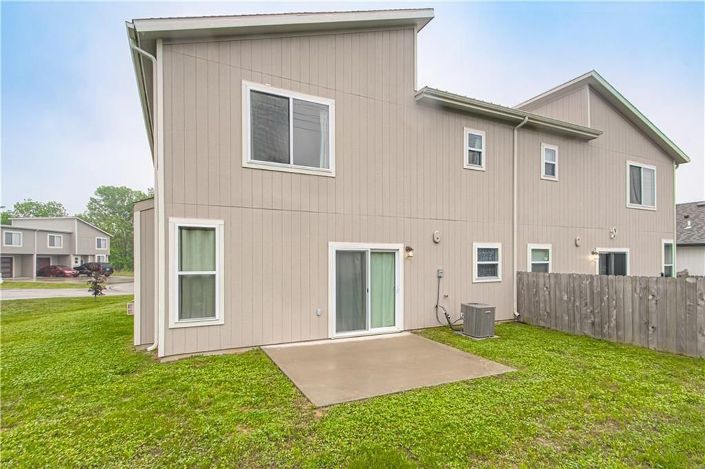 Photo 23 of 23 - 214 N McGee Street