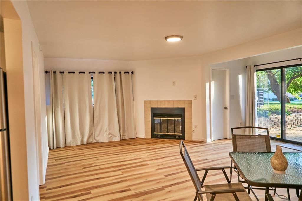 8133 Holmes Road — photo 6
