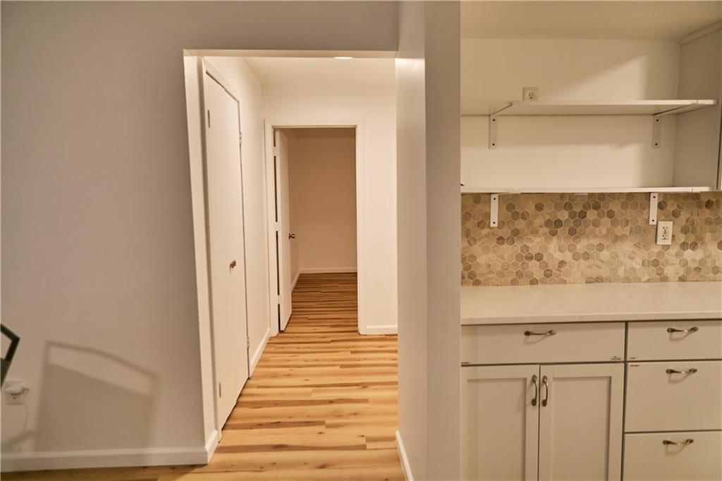 8133 Holmes Road — photo 7