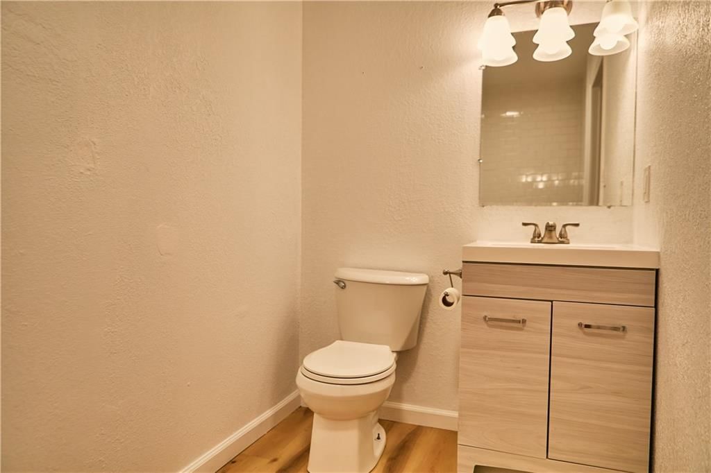 8133 Holmes Road — photo 12