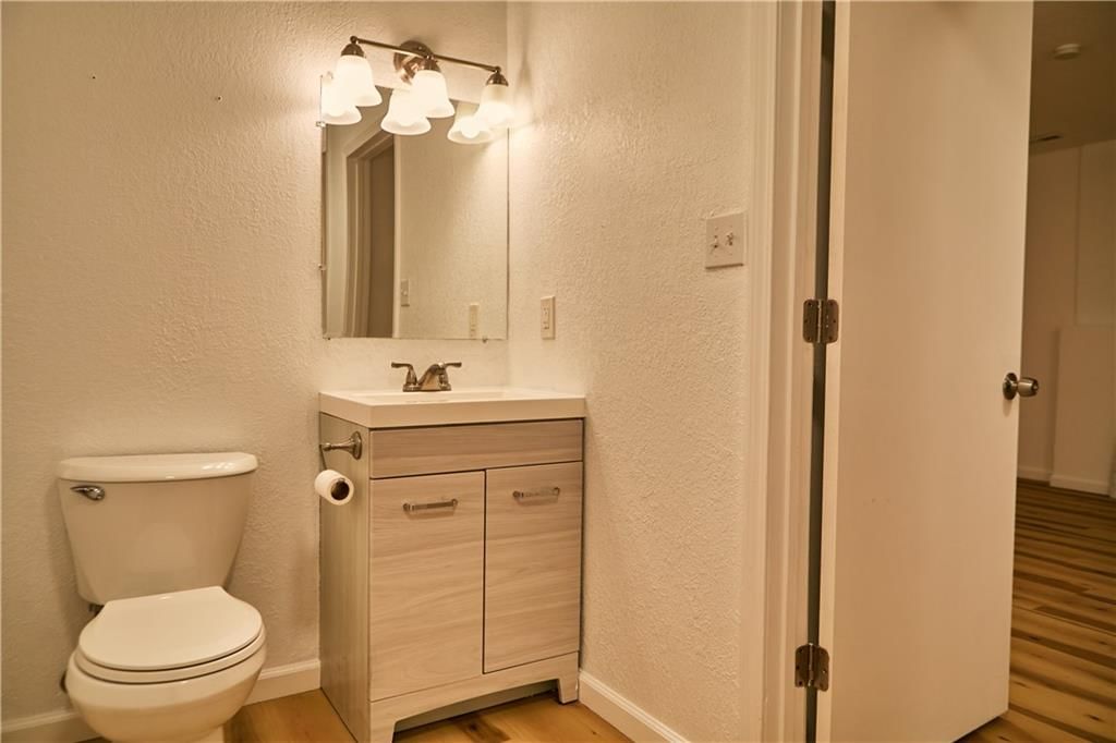 8133 Holmes Road — photo 13