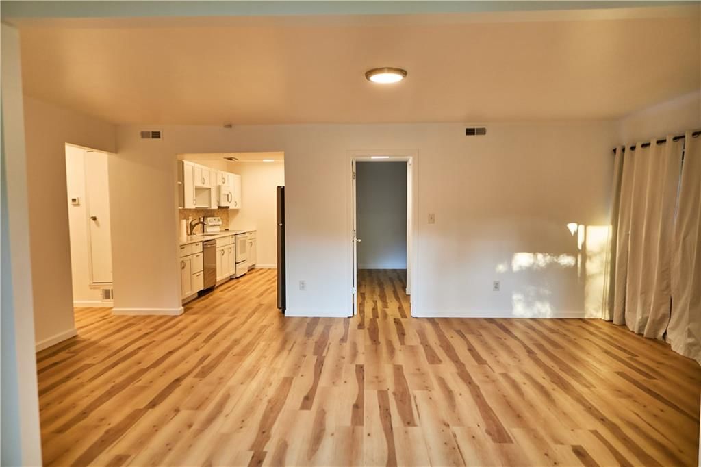 8133 Holmes Road — photo 18