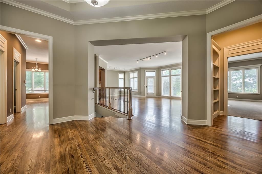 5309 W 141st Terrace — photo 4