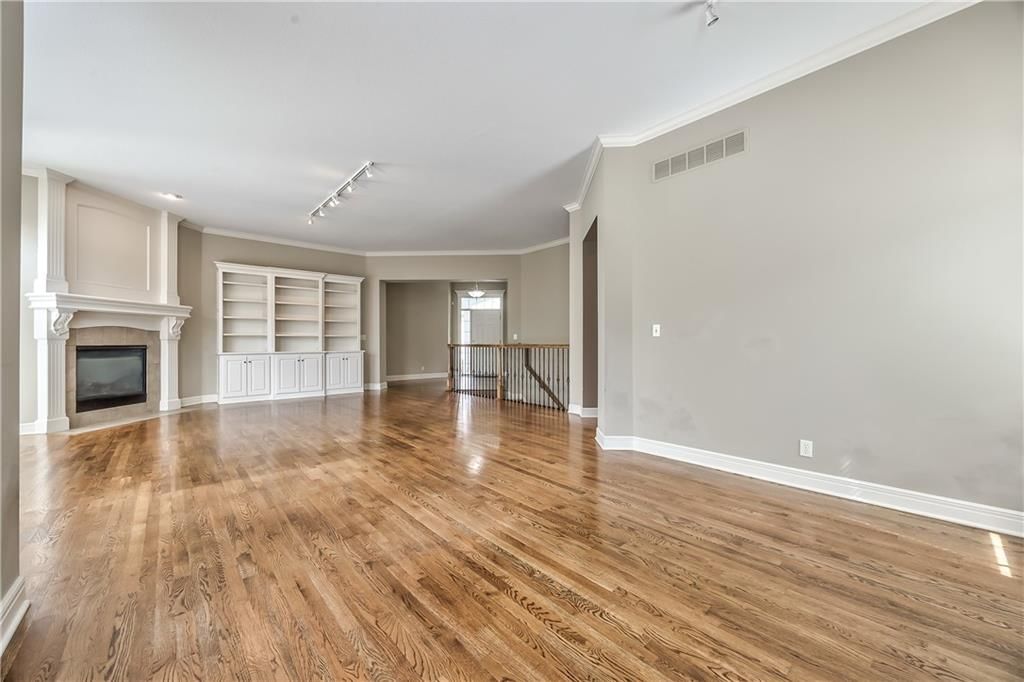 5309 W 141st Terrace — photo 7