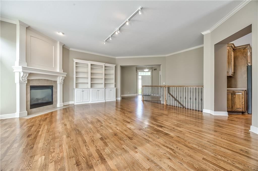 5309 W 141st Terrace — photo 8