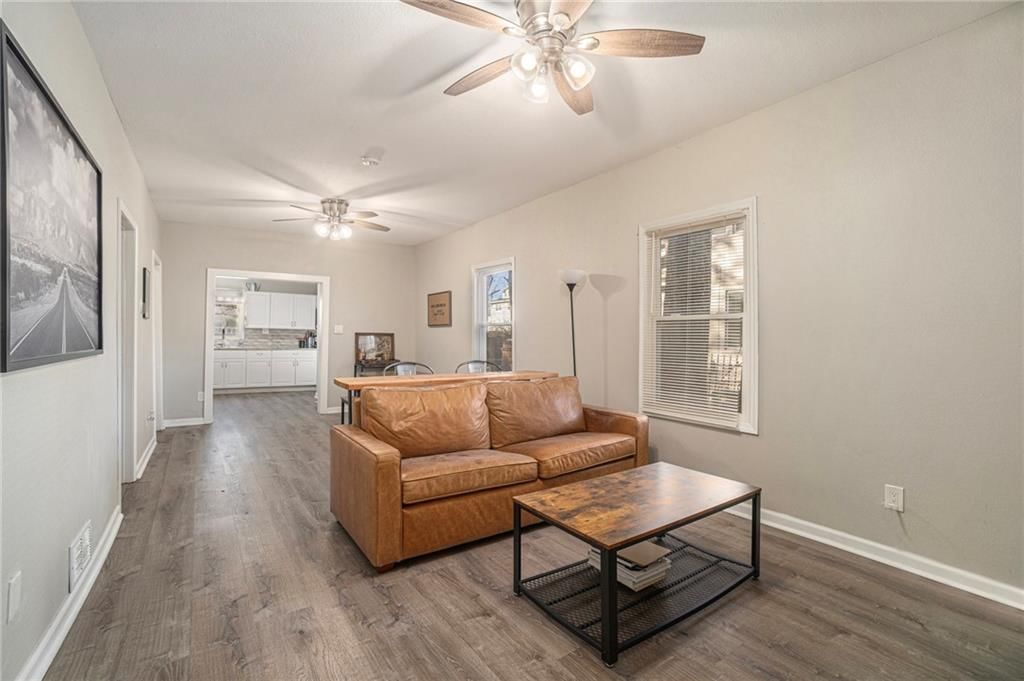 Photo 6 of 39 - 4616 Tracy Avenue