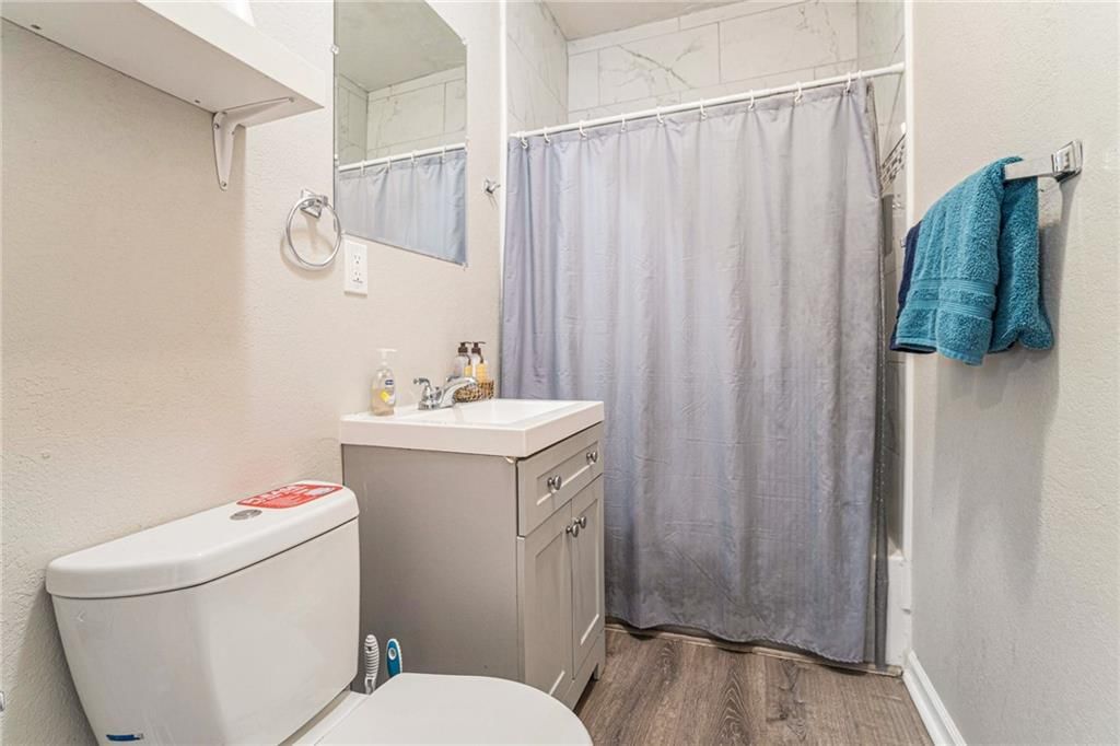 Photo 11 of 39 - 4616 Tracy Avenue