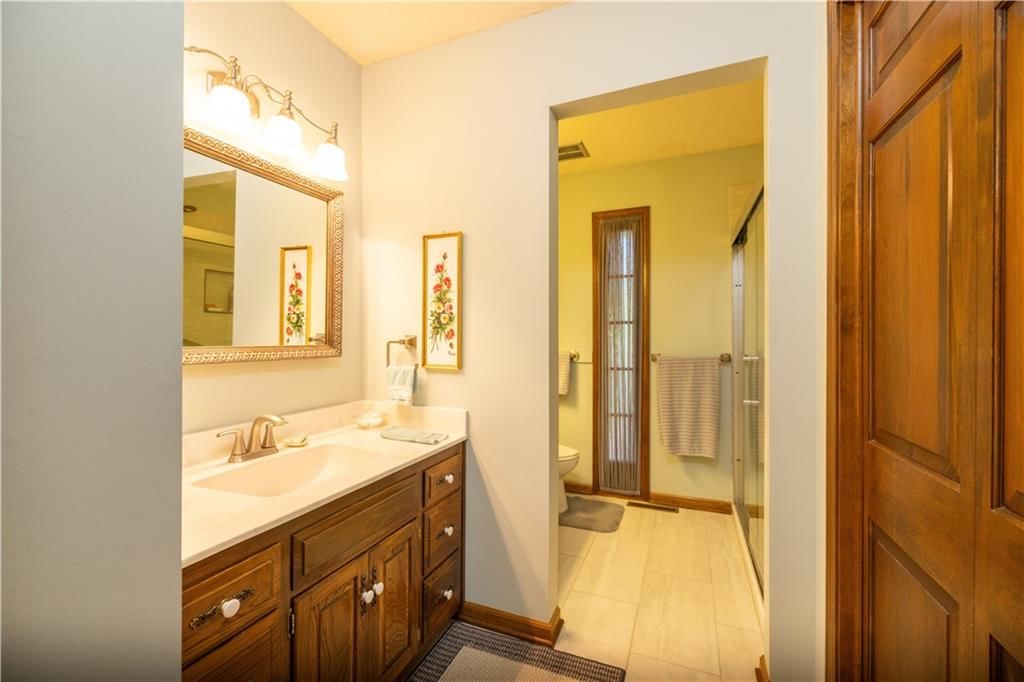 401 E 129th Terrace — photo 27