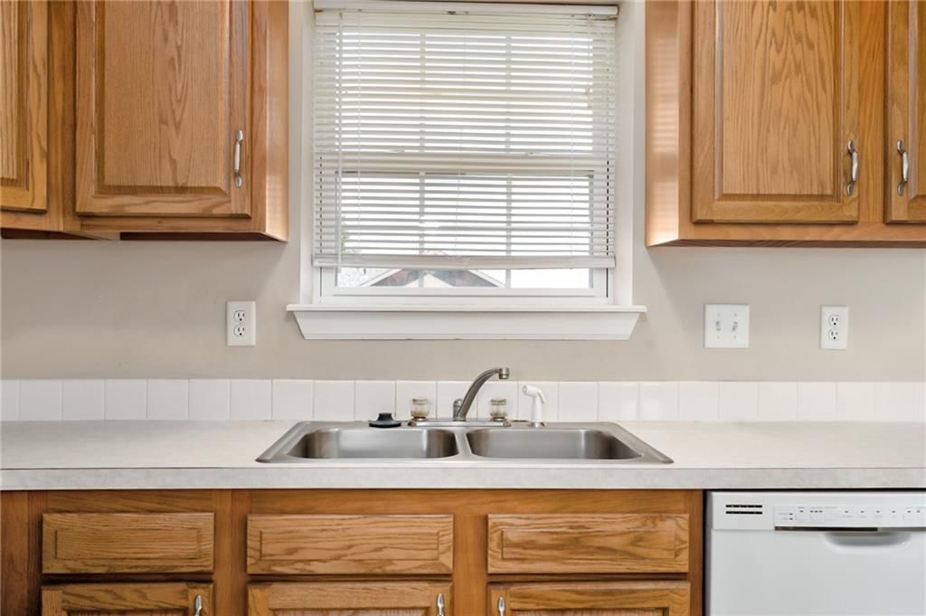 706 E 15th Street — photo 15